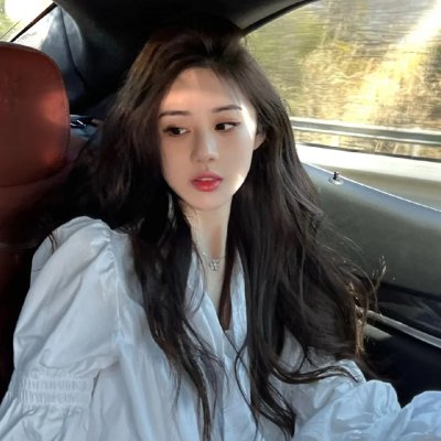 弱比少男闯女校